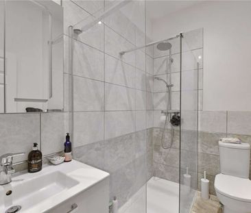 First floor period apartment with spacious accommodation in beautif... - Photo 2