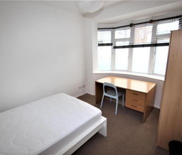 4 bedroom terraced house to rent - Photo 6