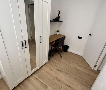 Piso de alquiler en Carrer de Sant Enric, 33, Centro - Photo 5