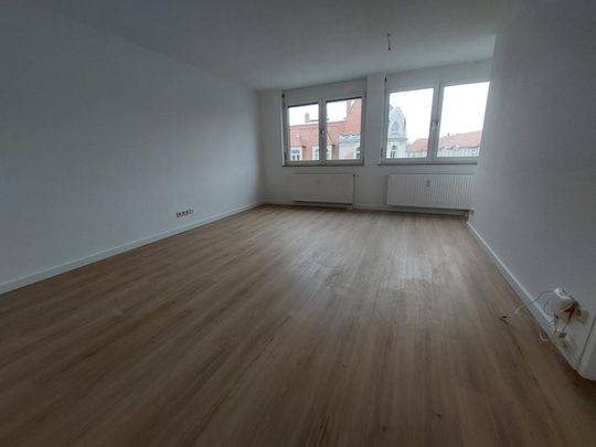 Neu renovierte 2 RWG mit Lift, Bad mit Dusche zu vermieten! - Photo 1