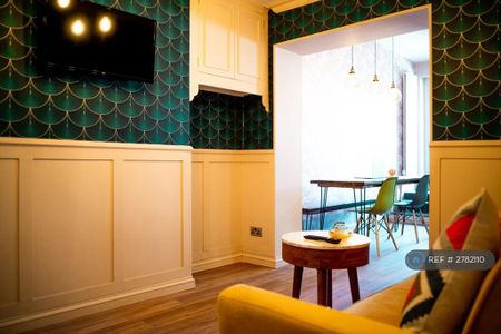 1 bedroom in a house share to rent - Photo 2