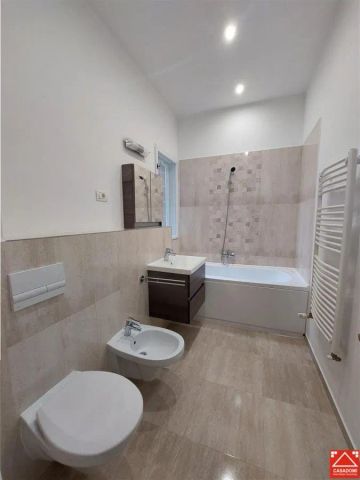 Apartament 5 camere central, renovat, pentru locuit sau birou - Photo 5