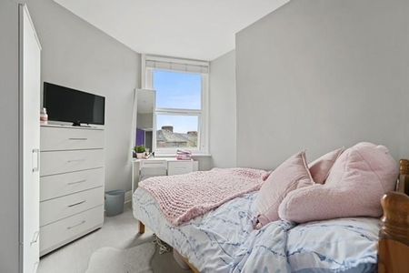 6 bedroom terraced house to rent - Photo 4
