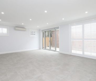 2/60 Kernan Street, Strathmore VIC 3041 - Photo 1
