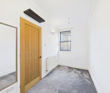2 bedroom semi-detached house to rent - Photo 5