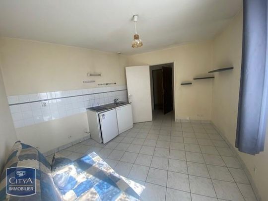 Location Appartement 1 pièce 21m² CHATEAUROUX 36000 - Photo 1