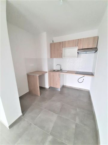 Location Appartement 3 pièces 63m² NIMES 30000 - Photo 4