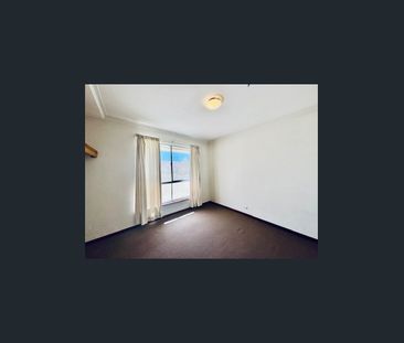 Well-Presented Home in Central Bellevue - Photo 5