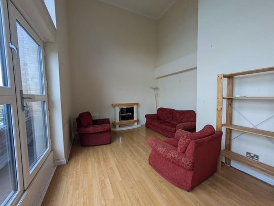 3 bedroom flat to rent - Photo 1