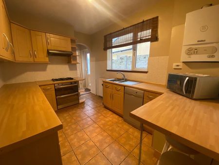 3 bedroom terraced house to rent - Photo 2
