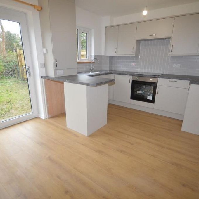 2 bedroom end of terrace house to rent - Photo 1