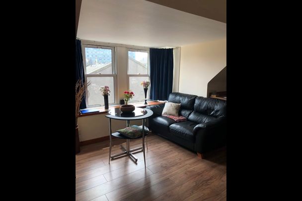 Room in a Shared Flat, The Green, AB11 - Photo 1