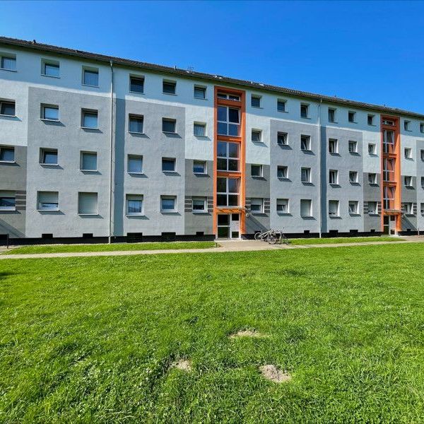 Gemütliche 2,5-Zi.-Wohnung mit Balkon! - Foto 1