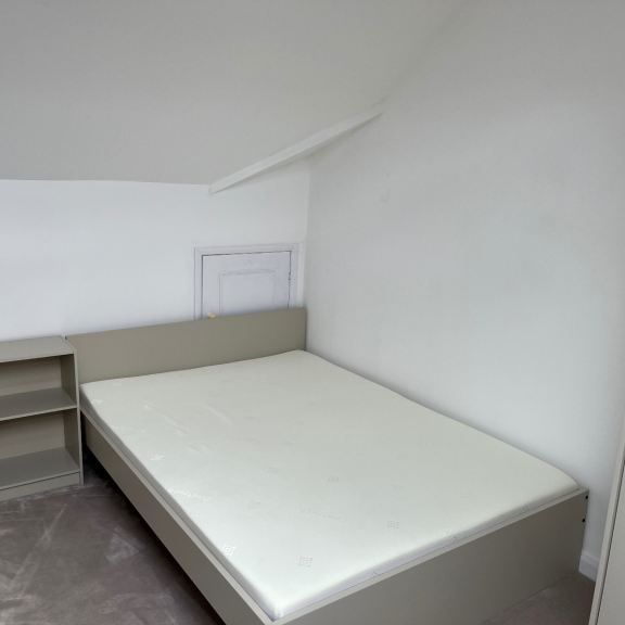 Room in a Shared House, Sandringham Road, IG11 - Photo 1