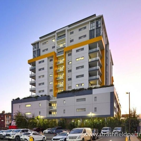 Arriva Strathfield | Huge Luxury 2 Bedroom Apartment - Photo 1