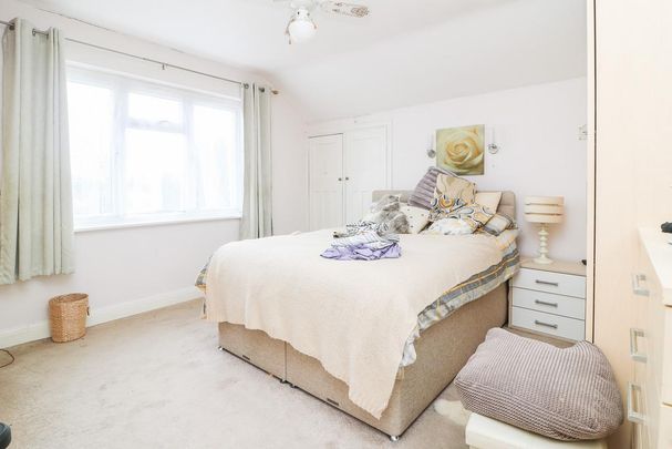 4 bedroom semi-detached house to rent - Photo 1