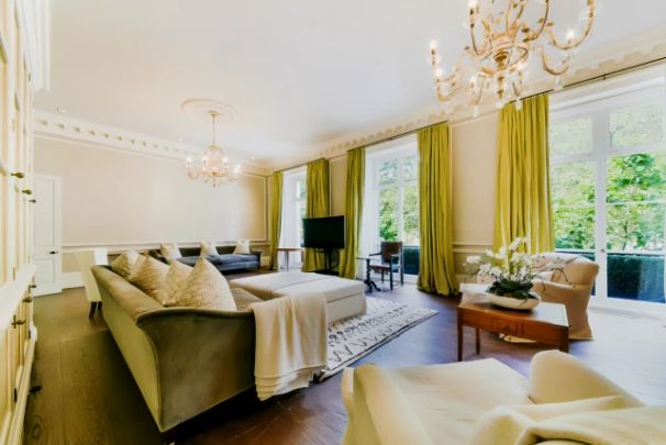 3 Bedroom 3 Bathroom - Photo 1