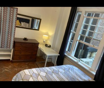 Room in a Shared Flat, Queens Court, W2 - Photo 2