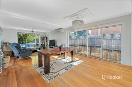 Newport's Way Of Living! - Photo 2