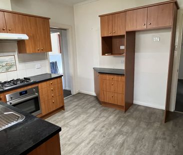 Spacious Family Home in Beautiful Burnside - Photo 6