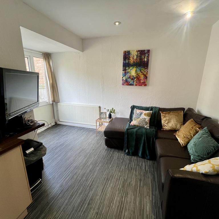 4 bedroom house to rent - Photo 1