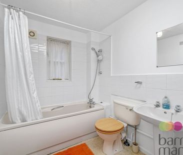 Hutton Grove, LONDON - Photo 1