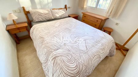 Beautiful apartment with stunning views of the salt la - Photo 4