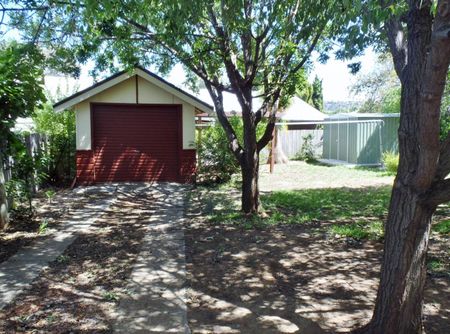 BEAUTIFUL FEDERATION BUNGALOW IN EAST TAMWORTH - Photo 5