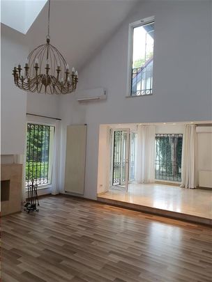 Vila 7 Camere | Erou Iancu Nicolae - Photo 1