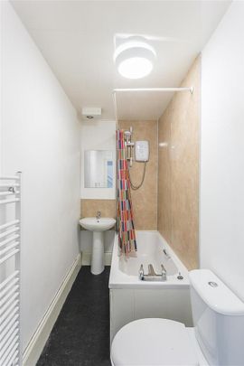 5 bedroom maisonette to rent - Photo 1