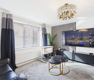 4 bedroom detached house to rent - Photo 1