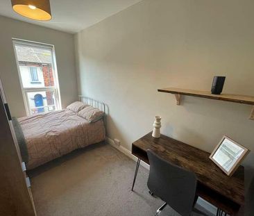 Portland Street - Bed, Bath - Bills Inlcusive, LN5 - Photo 3