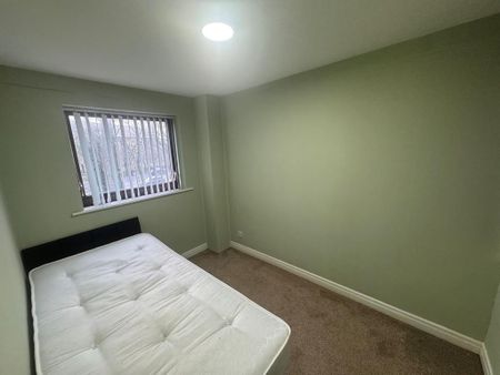 2 bedroom semi-detached house to rent - Photo 5