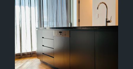 Fully furnished 2 bedrooms apartment is situated in the Heart of Sydney's CBD with easy access to all surrounding amenitie - Photo 3