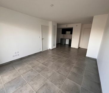 Location Appartement 2 pièces 45m² ST JORY 31790 - Photo 2