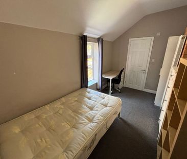 12 Burleigh Road- Golden Stable Loughborough - Photo 2