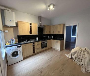 Ground Floor Flat, Quadrant Road, Thornton Heath, Surrey, CR7 - Photo 2