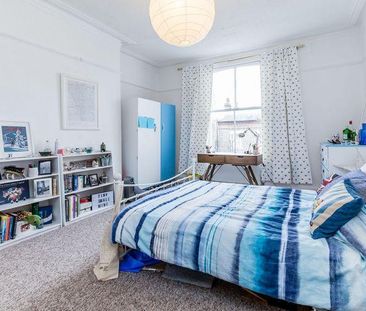 3 bedroom flat to rent - Photo 6