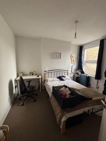 Room in a Shared House, Durnsford Road, SW19 - Photo 5
