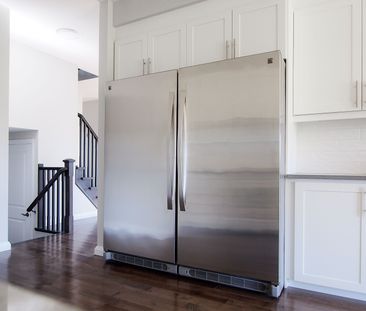 For Lease - 537 Sundew Drive, Waterloo, Ontario - Photo 1