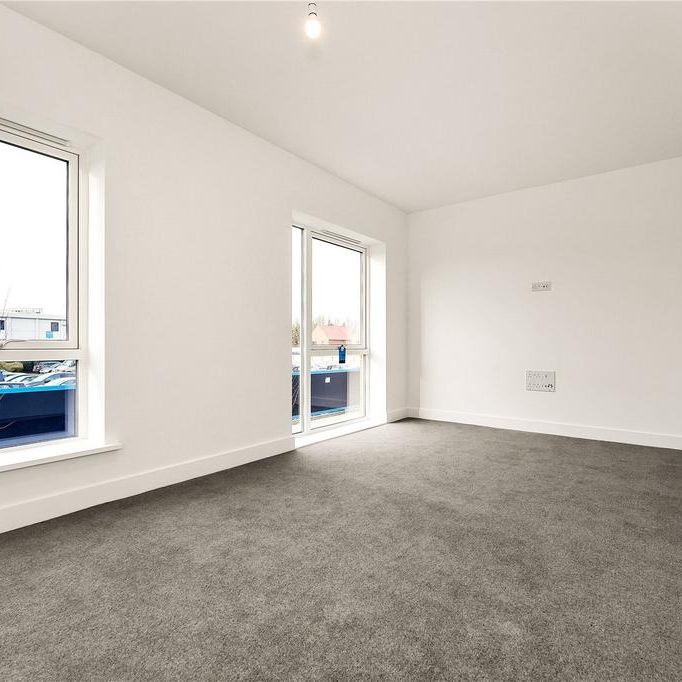 4 bedroom semi-detached house to rent - Photo 1