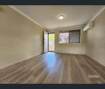 2/407 Stenner Street, Kearneys Spring, Qld 4350 - Photo 2