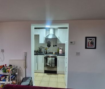 1 Bed Flat, Whalley Range, M16 - Photo 6