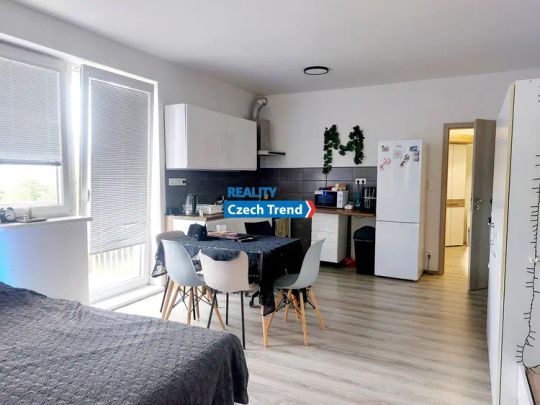 Pronájem bytu 1+kk s balkónem, 37 m - Photo 1