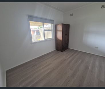 3 Bedroom Home with Large Backyard space!!! - Photo 3