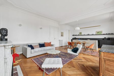 Location Appartement 2 pièces 66m² PARIS 7ème - Photo 3