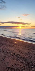 Beau logement petit 3 1/2 sur le bord de la mer à Sainte Anne des Monts \ Chauffé et éclairé ainsi que électros inclus - Photo 4