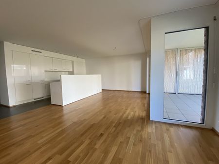 Moderne 3.5-Zimmer-Wohnung im Grünen - Photo 2