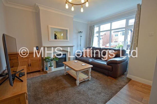 2 Bedroom Mid Terraced House for rent in Welton Mount - Photo 1