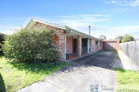 32 Amaroo Drive, Chelsea Heights - Photo 2